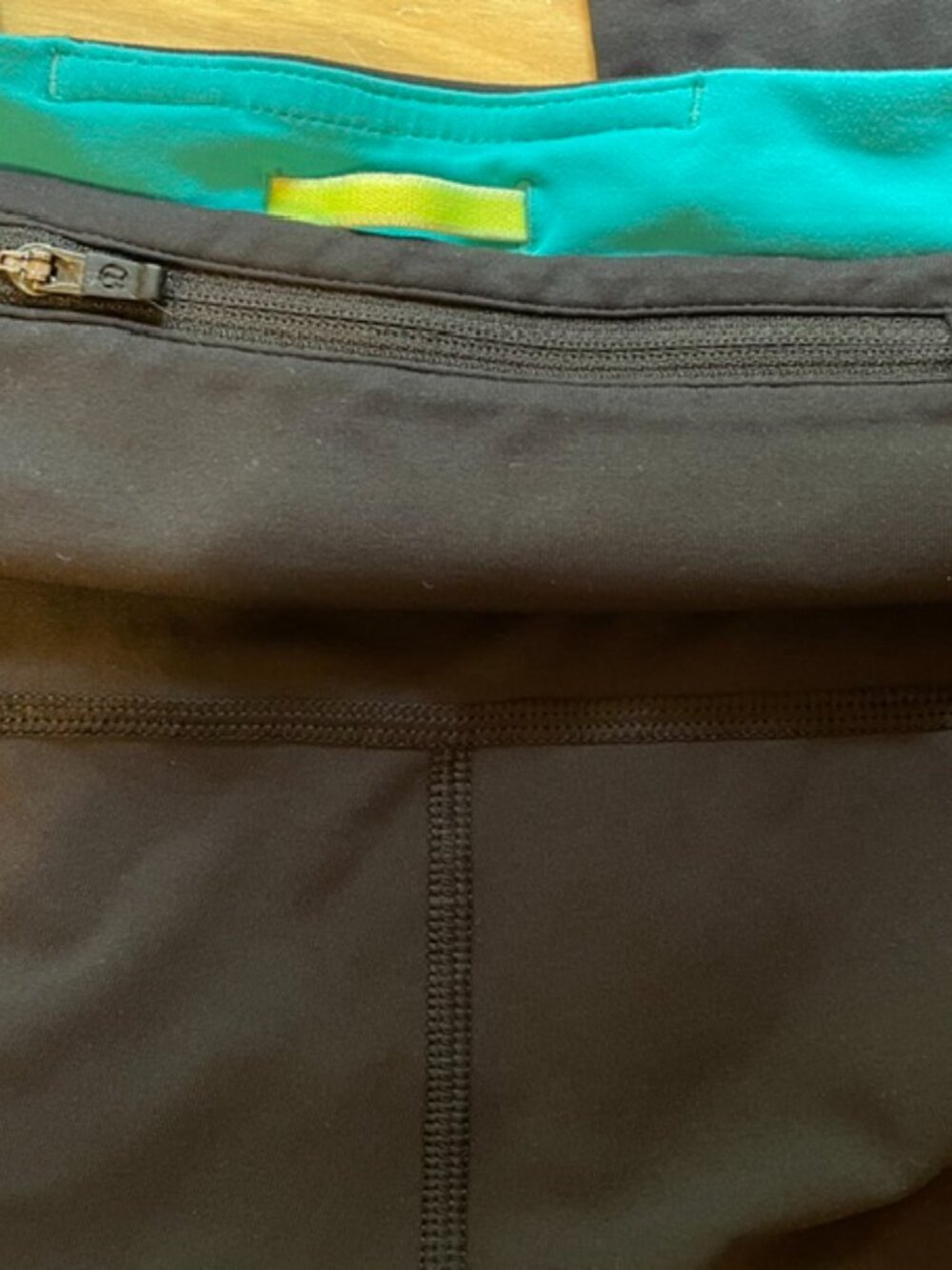 LULULEMON Black & Turquoise Pants Small - Picture 3 of 4